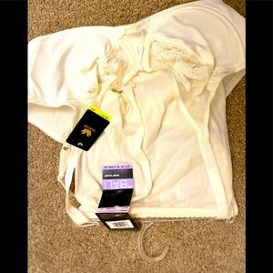 Bali skimp skamp Moonlight Size 6 panty with Wacoal 38B Bra set